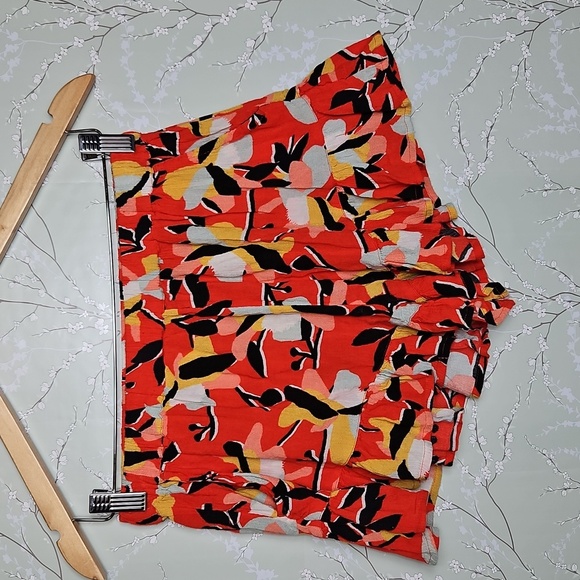 Pants - Billabong Women's Floral Shorts Size Small